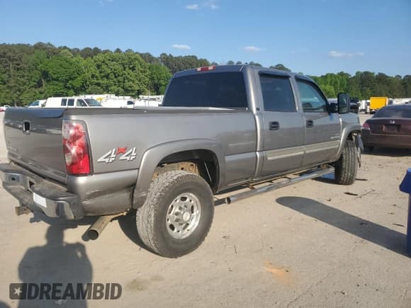 ✅ 2006 Chevrolet Silverado 2500HD LT2 • VIN: 1GCHK23D26F235335 • Lot: 53689785. Wystawiony na Copart z przebiegiem 68 350 mil. Bezpłatny archiwum sprzedaży aukcyjnych z USA i szczegółowy raport historii pojazdu na DreamBid. Zdjęcie 3.