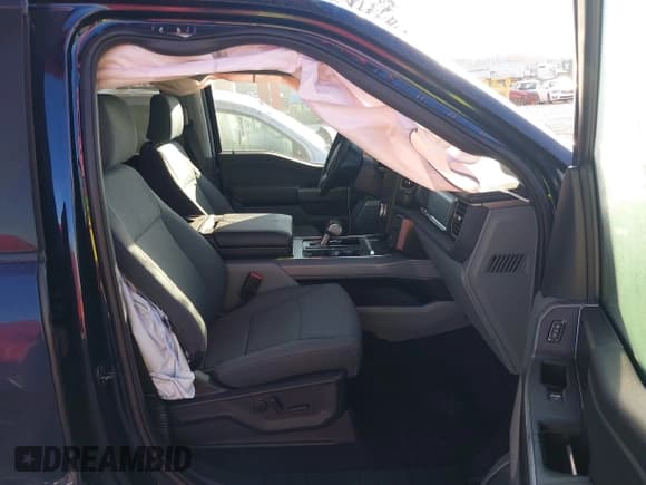 ✅ 2024 Ford F-150 Lightning Flash • VIN: 1FTVW3L72RWG23113 • Lot: 41447854. Listed on IAAI with 1,917 mi. Free auction sales archive from the USA and detailed vehicle history report at DreamBid. Image 5.