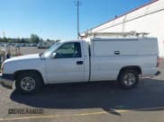 ✅ 2004 Chevrolet Silverado 1500 Work Truck • VIN: 1GCEC14X94Z293893 • Lot: 43321326. Wystawiony na IAAI z przebiegiem 174 845 mil. Bezpłatny archiwum sprzedaży aukcyjnych z USA i szczegółowy raport historii pojazdu na DreamBid. Zdjęcie 14.