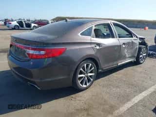 ✅ 2015 Hyundai Azera • VIN: KMHFG4JGXFA439603 • Lot: 42157274. Wystawiony na IAAI z przebiegiem 135 990 mil mil. Skorzystaj z bezpłatnego archiwum sprzedaży aukcyjnych z USA i zobacz szczegółowy raport historii pojazdu na DreamBid. Zdjęcie 4.