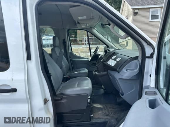 ✅ 2015 Ford Transit XL • VIN: 1FBAX2CM8FKA38538 • Лот: 74785344. Опубликован ранее на Copart с пробегом 151 164 миль. Бесплатный доступ к архиву аукционных продаж из США и подробный отчёт об истории автомобиля на DreamBid. Изображение 8.