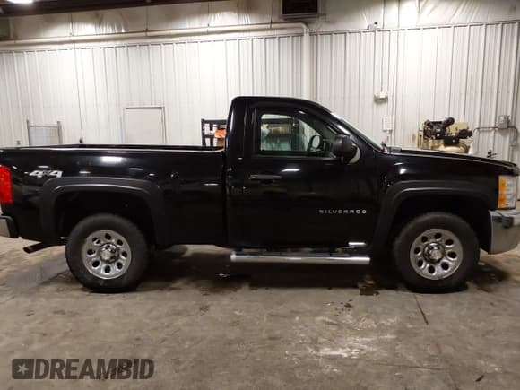 ✅ 2013 Chevrolet Silverado 1500 Work Truck • VIN: 1GCNKPEX3DZ115496 • Lot: 42607569. Wystawiony na IAAI z przebiegiem 126 823 mil. Bezpłatny archiwum sprzedaży aukcyjnych z USA i szczegółowy raport historii pojazdu na DreamBid. Zdjęcie 13.