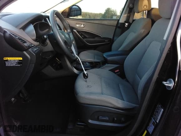 ✅ 2017 Hyundai Santa Fe SE • VIN: KM8SMDHF2HU187903 • Лот: 86096015. Опубликован ранее на Copart с пробегом 173 043 миль. Бесплатный доступ к архиву аукционных продаж из США и подробный отчёт об истории автомобиля на DreamBid. Изображение 7.