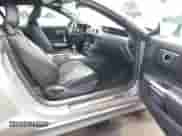 2021 Ford Mustang EcoBoost z VIN 1FATP8UH3M5104956, wystawiony jako IAAI lot #43363896 z przebiegiem 122 055 mil mil oraz . Historia ofert i sprzedaży dostępna na DreamBid. Obrazek 5.