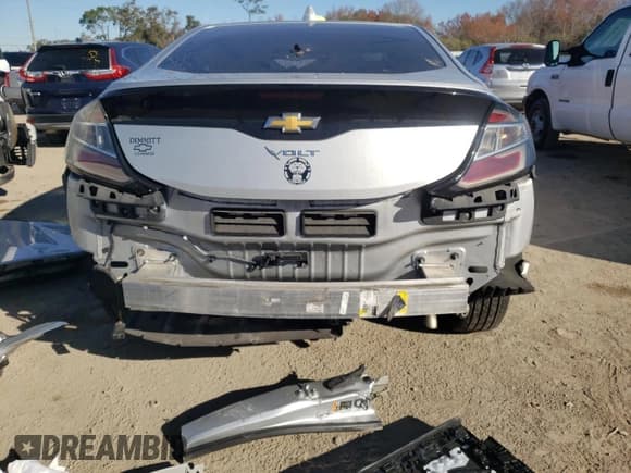 ✅ 2018 Chevrolet Volt LT • VIN: 1G1RA6S5XJU113022 • Lot: 41257614. Wystawiony na Copart z przebiegiem 67 517 mil. Bezpłatny archiwum sprzedaży aukcyjnych z USA i szczegółowy raport historii pojazdu na DreamBid. Zdjęcie 6.