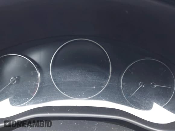 ✅ 2022 Mazda 3 2.5 Turbo • VIN: JM1BPBJY5N1513718 • Lot: 41162299. Wystawiony na IAAI z przebiegiem 24 438 mil. Bezpłatny archiwum sprzedaży aukcyjnych z USA i szczegółowy raport historii pojazdu na DreamBid. Zdjęcie 7.