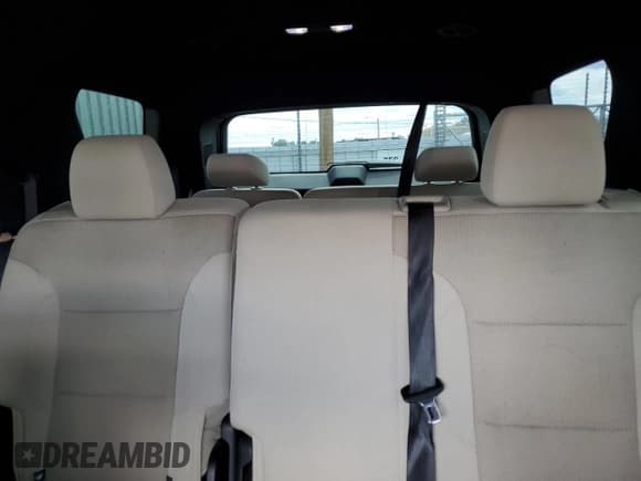 ✅ 2023 Chevrolet Traverse LS • VIN: 1GNERFKW9PJ107852 • Lot: 80151665. Wystawiony na Copart z przebiegiem 62 306 mil. Bezpłatny archiwum sprzedaży aukcyjnych z USA i szczegółowy raport historii pojazdu na DreamBid. Zdjęcie 10.