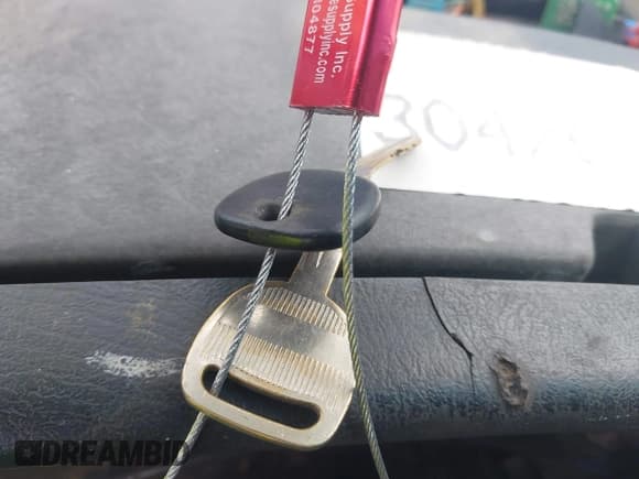 ✅ 2002 Chevrolet Silverado 1500 LT • VIN: 2GCEK19T021148322 • Lot: 42255902. Listed on IAAI with 330,381 mi. Free auction sales archive from the USA and detailed vehicle history report at DreamBid. Image 11.