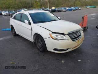 ✅ 2012 Chrysler 200 LX • VIN: 1C3CCBABXCN319370 • Лот: 43694410. Опубликован ранее на IAAI с пробегом 155 025 миль. Бесплатный доступ к архиву аукционных продаж из США и подробный отчёт об истории автомобиля на DreamBid. Изображение 1.
