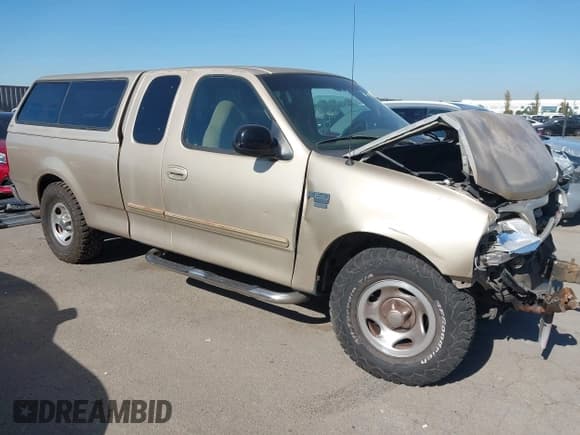 ✅ 1999 Ford F-150 XL • VIN: 1FTRX17L4XKB16941 • Lot: 43818016. Wystawiony na IAAI z przebiegiem Nie podano. Bezpłatny archiwum sprzedaży aukcyjnych z USA i szczegółowy raport historii pojazdu na DreamBid. Zdjęcie 1.