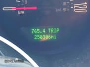 ✅ 2007 Ford Mustang Deluxe • VIN: 1ZVFT80N475351354 • Lot: 43556903. Wystawiony na IAAI z przebiegiem 250 306 mil. Bezpłatny archiwum sprzedaży aukcyjnych z USA i szczegółowy raport historii pojazdu na DreamBid. Zdjęcie 15.