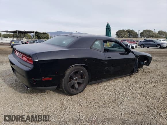 ✅ 2013 Dodge Challenger SXT • VIN: 2C3CDYAG7DH724513 • Lot: 82443884. Wystawiony na Copart z przebiegiem 150 505 mil. Bezpłatny archiwum sprzedaży aukcyjnych z USA i szczegółowy raport historii pojazdu na DreamBid. Zdjęcie 3.
