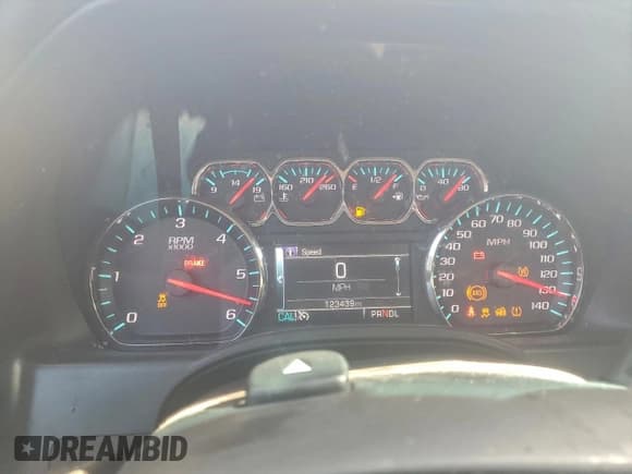 ✅ 2018 Chevrolet Silverado 1500 LT • VIN: 3GCPCREC5JG520186 • Lot: 93995705. Wystawiony na Copart z przebiegiem 123 439 mil. Bezpłatny archiwum sprzedaży aukcyjnych z USA i szczegółowy raport historii pojazdu na DreamBid. Zdjęcie 9.