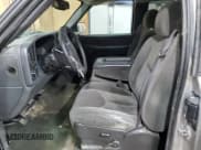 ✅ 2006 Chevrolet Silverado 1500 Work Truck • VIN: 2GCEC19Z161331638 • Лот: 79017134. Опубликован ранее на Copart с пробегом 221 019 миль. Бесплатный доступ к архиву аукционных продаж из США и подробный отчёт об истории автомобиля на DreamBid. Изображение 7.