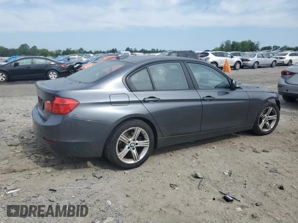 ✅ 2015 BMW 3 Series 320i xDrive • VIN: WBA3C3G56FNS76652 • Lot: 60138915. Wystawiony na Copart z przebiegiem 69 285 mil. Bezpłatny archiwum sprzedaży aukcyjnych z USA i szczegółowy raport historii pojazdu na DreamBid. Zdjęcie 3.