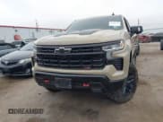 ✅ 2022 Chevrolet Silverado 1500 LT Trail Boss • VIN: 3GCUDFED4NG518510 • Lot: 41190719. Wystawiony na IAAI z przebiegiem 42 517 mil. Bezpłatny archiwum sprzedaży aukcyjnych z USA i szczegółowy raport historii pojazdu na DreamBid. Zdjęcie 11.