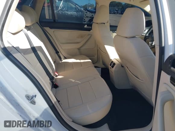 ✅ 2013 Volkswagen Jetta TDI w/Sunroof & Nav • VIN: 3VWPL7AJ3DM628317 • Lot: 43898095. Listed on IAAI with 124,917 mi. Free auction sales archive from the USA and detailed vehicle history report at DreamBid. Image 8.
