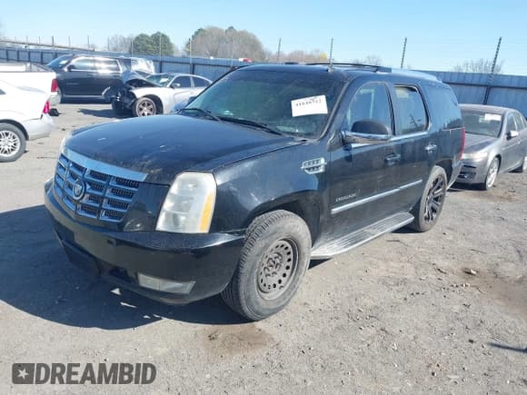 ✅ 2007 Cadillac Escalade • VIN: 1GYFK63817R325216 • Lot: 41848312. Listed on IAAI with 205,879 mi. Free auction sales archive from the USA and detailed vehicle history report at DreamBid. Image 2.