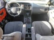 ✅ 2001 Suzuki XL7 • VIN: JS3TY92V614103969 • Lot: 46933965. Wystawiony na Copart z przebiegiem 162 122 mil. Bezpłatny archiwum sprzedaży aukcyjnych z USA i szczegółowy raport historii pojazdu na DreamBid. Zdjęcie 8.