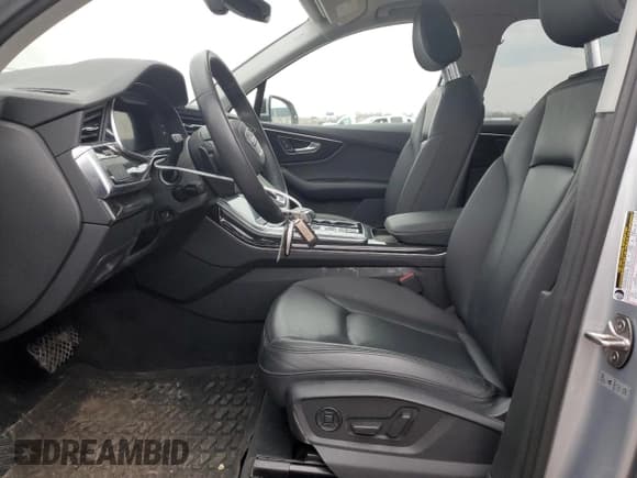 ✅ 2022 Audi Q7 Premium • VIN: WA1AJBF77ND012075 • Lot: 54492975. Wystawiony na Copart z przebiegiem 39 050 mil. Bezpłatny archiwum sprzedaży aukcyjnych z USA i szczegółowy raport historii pojazdu na DreamBid. Zdjęcie 7.