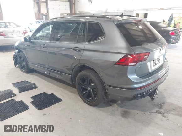✅ 2024 Volkswagen Tiguan SE R-Line Black • VIN: 3VV8B7AX9RM124104 • Lot: 42723148. Wystawiony na IAAI z przebiegiem 11 933 mil. Bezpłatny archiwum sprzedaży aukcyjnych z USA i szczegółowy raport historii pojazdu na DreamBid. Zdjęcie 3.