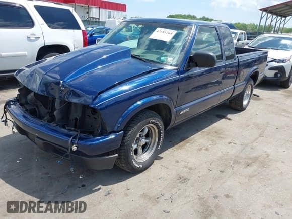 ✅ 2003 Chevrolet S-10 LS • VIN: 1GCCS19X038131836 • Лот: 42181268. Опубликован ранее на IAAI с пробегом 123 217 миль. Бесплатный доступ к архиву аукционных продаж из США и подробный отчёт об истории автомобиля на DreamBid. Изображение 18.