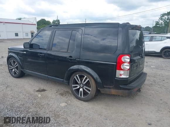 ✅ 2011 Land Rover LR4 HSE • VIN: SALAG2D40BA583460 • Lot: 42795572. Listed on IAAI with 152,303 mi. Free auction sales archive from the USA and detailed vehicle history report at DreamBid. Image 3.