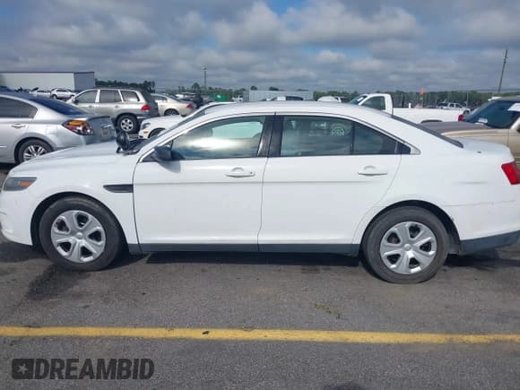 ✅ 2015 Ford Police Interceptor • VIN: 1FAHP2MK5FG192348 • Lot: 42660776. Listed on IAAI with 88,682 mi. Free auction sales archive from the USA and detailed vehicle history report at DreamBid. Image 14.