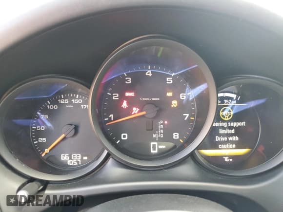 ✅ 2017 Porsche Macan • VIN: WP1AA2A53HLB03395 • Лот: 71921355. Опубликован ранее на Copart с пробегом 66 133 миль. Бесплатный доступ к архиву аукционных продаж из США и подробный отчёт об истории автомобиля на DreamBid. Изображение 9.