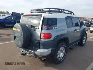✅ 2010 Toyota FJ Cruiser • VIN: JTEBU4BF9AK089428 • Lot: 43676318. Wystawiony na IAAI z przebiegiem 151 588 mil. Bezpłatny archiwum sprzedaży aukcyjnych z USA i szczegółowy raport historii pojazdu na DreamBid. Zdjęcie 4.