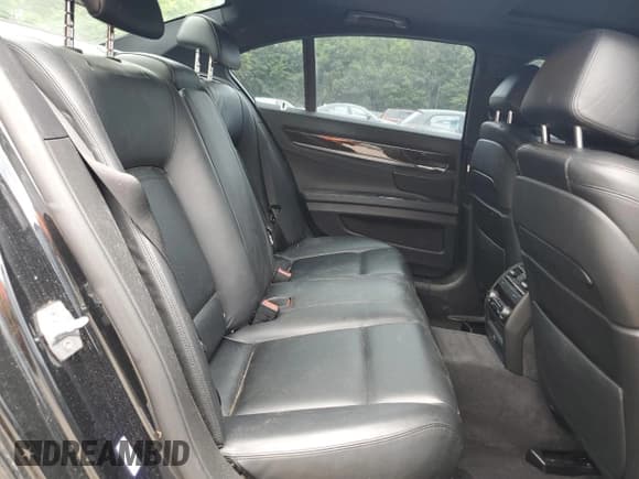 ✅ 2013 BMW 7 Series 750i xDrive • VIN: WBAYB6C57DD223543 • Lot: 59290365. Listed on Copart with 116,576 mi. Free auction sales archive from the USA and detailed vehicle history report at DreamBid. Image 10.