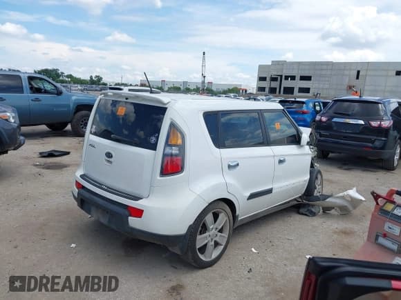 ✅ 2010 Kia Soul + • VIN: KNDJT2A23A7040198 • Lot: 42723955. Listed on IAAI with Not provided. Free auction sales archive from the USA and detailed vehicle history report at DreamBid. Image 4.
