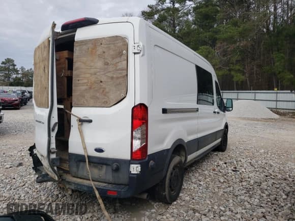 ✅ 2022 Ford Transit Cargo • VIN: 1FTBR1C89NKA66564 • Лот: 44932975. Опубликован ранее на Copart с пробегом 64 544 миль. Бесплатный доступ к архиву аукционных продаж из США и подробный отчёт об истории автомобиля на DreamBid. Изображение 3.