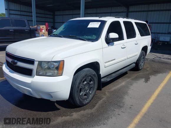 ✅ 2007 Chevrolet Suburban LT • VIN: 3GNFK16397G115382 • Lot: 42717724. Listed on IAAI with 263,508 mi. Free auction sales archive from the USA and detailed vehicle history report at DreamBid. Image 2.