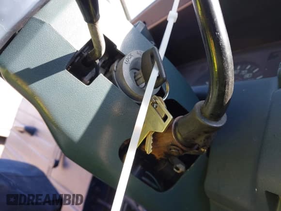 ✅ 1987 Toyota Pickup • VIN: JT4RN55R1H0236357 • Lot: 41858359. Listed on IAAI with 151,664 mi. Free auction sales archive from the USA and detailed vehicle history report at DreamBid. Image 11.