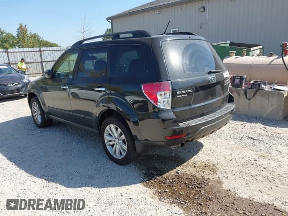 ✅ 2011 Subaru Forester X Premium • VIN: JF2SHADC2BH753501 • Lot: 43275202. Listed on IAAI with 167,014 mi. Free auction sales archive from the USA and detailed vehicle history report at DreamBid. Image 3.
