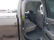 ✅ 2019 Chevrolet Silverado 1500 LT • VIN: 2GCRCPEC7K1115535 • Lot: 42413006. Wystawiony na IAAI z przebiegiem 136 455 mil. Bezpłatny archiwum sprzedaży aukcyjnych z USA i szczegółowy raport historii pojazdu na DreamBid. Zdjęcie 8.