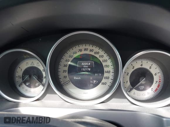 ✅ 2014 Mercedes-Benz E 350 • VIN: WDDKJ5KB6EF246613 • Lot: 42822390. Listed on IAAI with 132,778 mi. Free auction sales archive from the USA and detailed vehicle history report at DreamBid. Image 7.