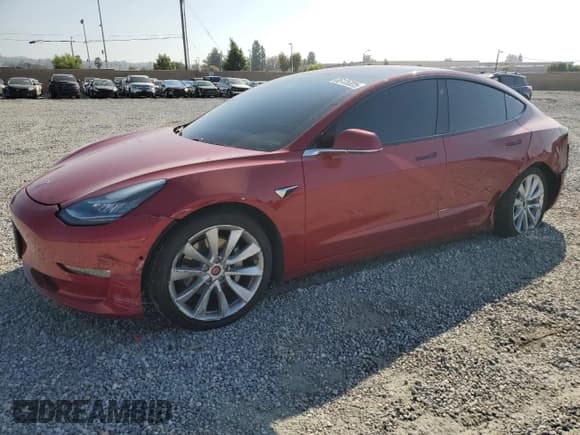 ✅ 2018 Tesla Model 3 Long Range Battery • VIN: 5YJ3E1EB1JF135246 • Lot: 86125325. Wystawiony na Copart z przebiegiem 47 901 mil. Bezpłatny archiwum sprzedaży aukcyjnych z USA i szczegółowy raport historii pojazdu na DreamBid. Zdjęcie 1.