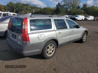 ✅ 2004 Volvo V70 XC Cross Country • VIN: YV1SZ59H841141302 • Lot: 73741504. Listed on Copart with 218,016 mi. Free auction sales archive from the USA and detailed vehicle history report at DreamBid. Image 3.