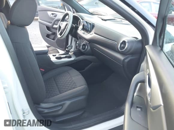 ✅ 2020 Chevrolet Blazer LT • VIN: 3GNKBHRS3LS623817 • Lot: 43691192. Listed on IAAI with 70,145 mi. Free auction sales archive from the USA and detailed vehicle history report at DreamBid. Image 5.