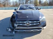 ✅ 2023 Mercedes-Benz E 450 • VIN: W1KZH6AB1PB155552 • Лот: 45599685. Опубликован ранее на Copart с пробегом 22 607 миль. Бесплатный доступ к архиву аукционных продаж из США и подробный отчёт об истории автомобиля на DreamBid. Изображение 5.