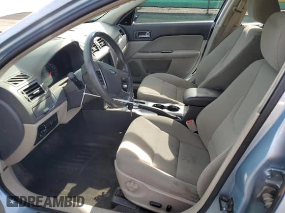 ✅ 2010 Ford Fusion Hybrid • VIN: 3FADP0L35AR150471 • Lot: 92424945. Listed on Copart with 111,471 mi. Free auction sales archive from the USA and detailed vehicle history report at DreamBid. Image 7.