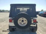 ✅ 1984 Jeep CJ • VIN: 1JCCF87E3ET071452 • Lot: 60336945. Wystawiony na Copart z przebiegiem 192 871 mil. Bezpłatny archiwum sprzedaży aukcyjnych z USA i szczegółowy raport historii pojazdu na DreamBid. Zdjęcie 6.