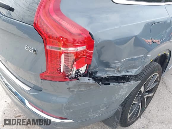 ✅ 2023 Volvo XC90 Plus • VIN: YV4L12PNXP1983388 • Lot: 41310594. Listed on IAAI with 17,780 mi. Free auction sales archive from the USA and detailed vehicle history report at DreamBid. Image 20.