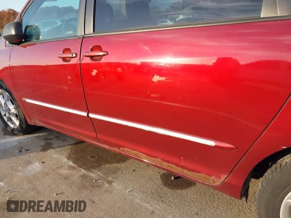 ✅ 2005 Toyota Sienna XLE • VIN: 5TDZA22C95S231443 • Lot: 43623370. Wystawiony na IAAI z przebiegiem Nie podano. Bezpłatny archiwum sprzedaży aukcyjnych z USA i szczegółowy raport historii pojazdu na DreamBid. Zdjęcie 6.