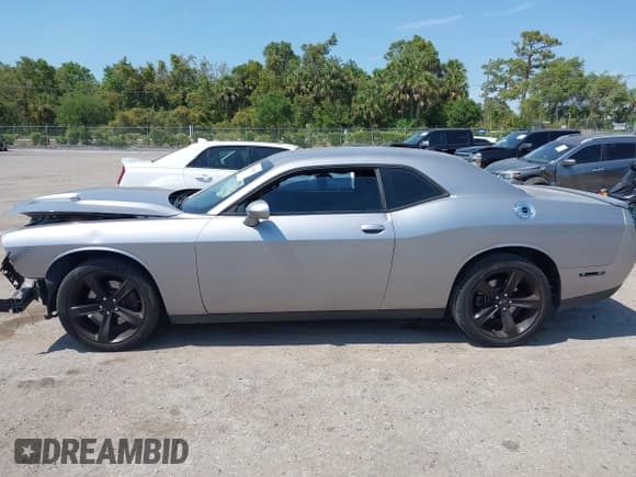 ✅ 2017 Dodge Challenger R/T Plus • VIN: 2C3CDZBT4HH548723 • Lot: 42108999. Listed on IAAI with 80,881 mi. Free auction sales archive from the USA and detailed vehicle history report at DreamBid. Image 14.