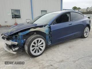 ✅ 2022 Tesla Model 3 • VIN: 5YJ3E1EA8NF188457 • Lot: 90123475. Wystawiony na Copart z przebiegiem 96 459 mil. Bezpłatny archiwum sprzedaży aukcyjnych z USA i szczegółowy raport historii pojazdu na DreamBid. Zdjęcie 1.