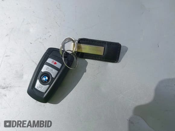 ✅ 2013 BMW 5 Series 528i xDrive • VIN: WBAXH5C5XDD111582 • Lot: 43566446. Listed on IAAI with 100,918 mi. Free auction sales archive from the USA and detailed vehicle history report at DreamBid. Image 11.