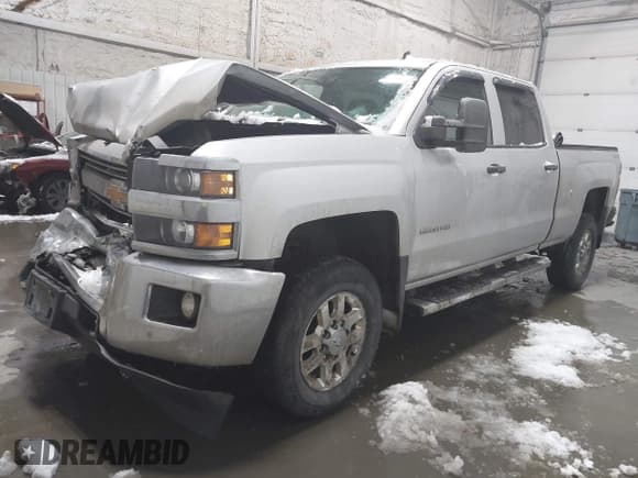✅ 2015 Chevrolet Silverado 2500HD LT • VIN: 1GC1KVEG0FF128133 • Lot: 43741035. Listed on IAAI with 47,650 mi. Free auction sales archive from the USA and detailed vehicle history report at DreamBid. Image 17.